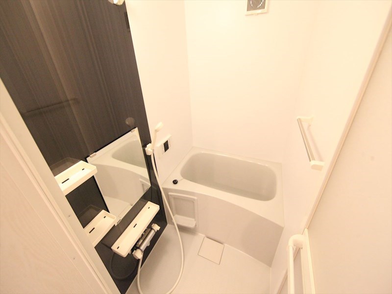 バス・シャワールーム　追い焚き・オートバス機能付お風呂