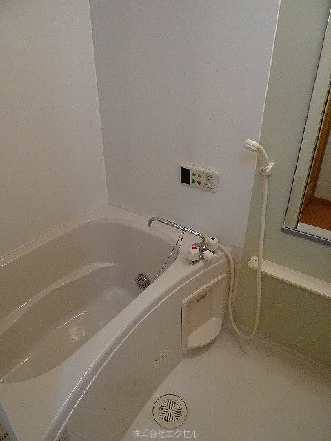 バス・シャワールーム　追い焚き機能付きです。