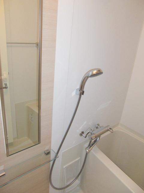 バス・シャワールーム　浴室乾燥機付きバス