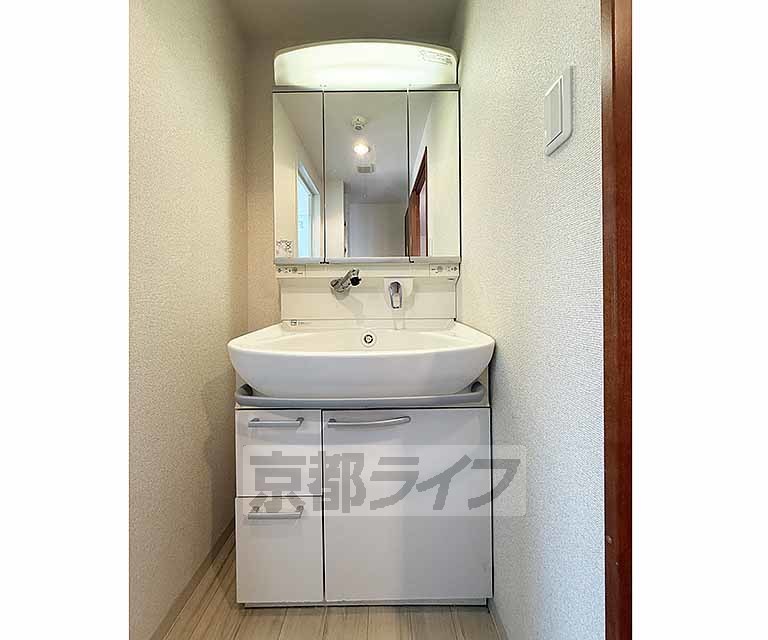 収納　各お部屋にもあります。