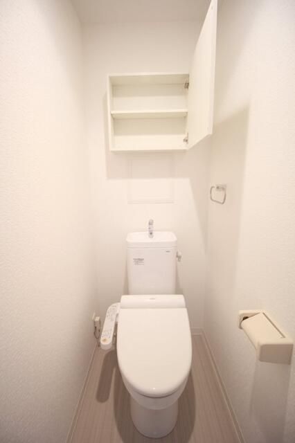 トイレ　清潔感のあるトイレです