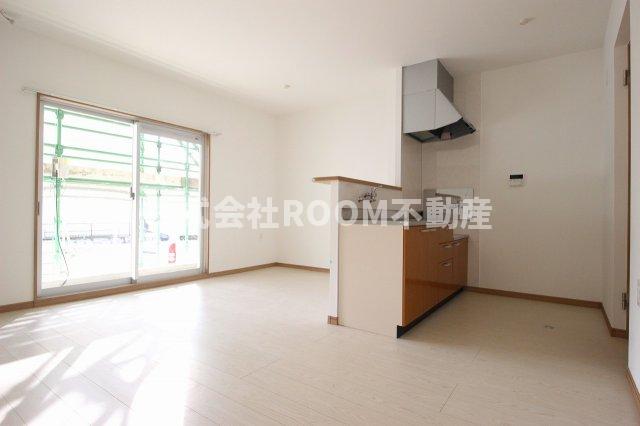 居室・リビング　こちらのリビングで趣味の時間をお楽しみください