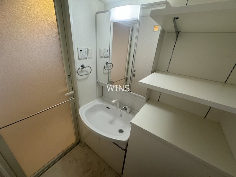 洗面設備　別部屋参考写真です