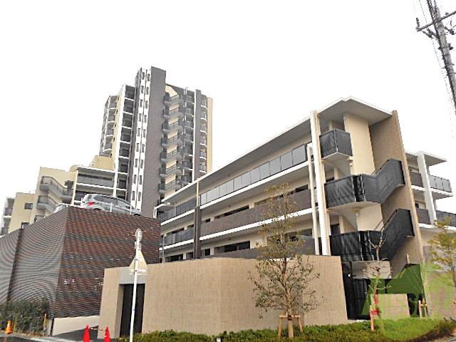 建物外観　豊中市上新田【ロジュマン千里中央ヒルズ】