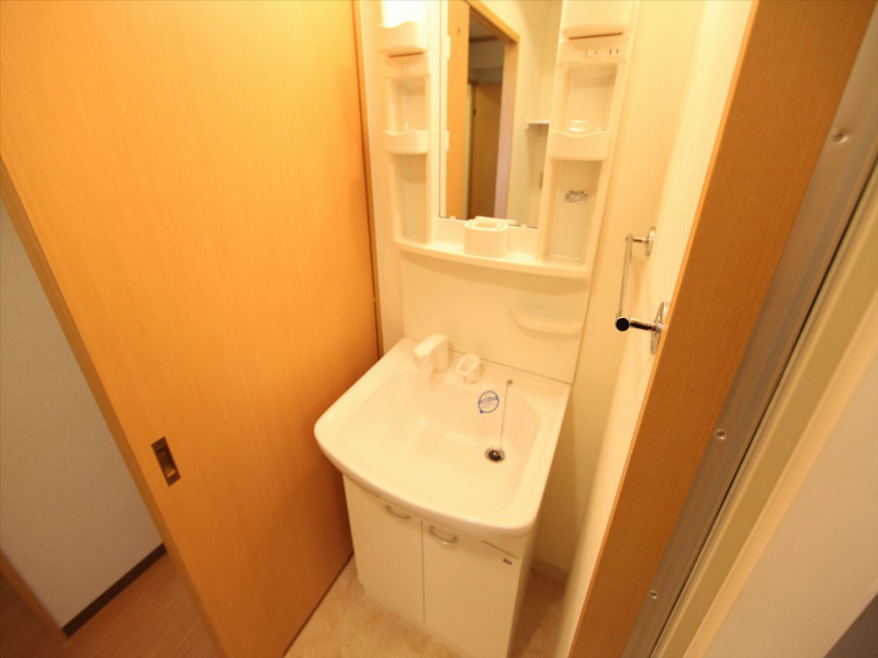 洗面設備　脱衣所　独立洗面台（シャンプードレッサー付）