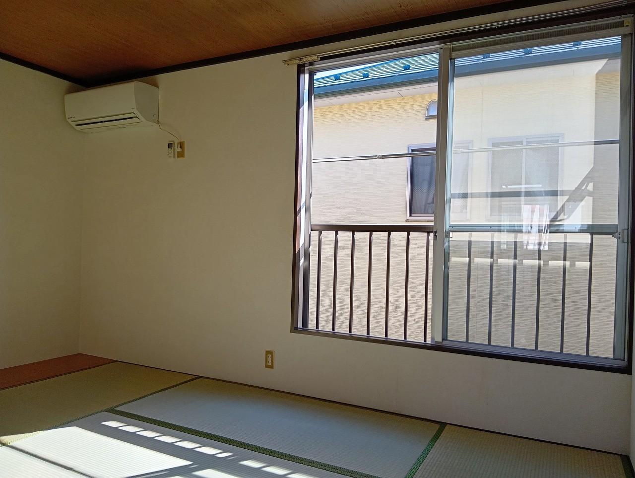 居室・リビング　エアコン付きです。