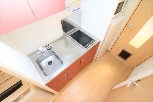 キッチン　仕様・設備は現況と異なる場合があります（現況優先）