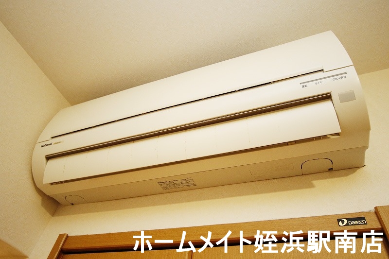 その他設備　★エアコン付きで快適です♪★※別部屋参考写真