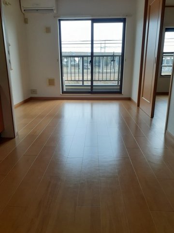 居室・リビング　使いやすい居間です