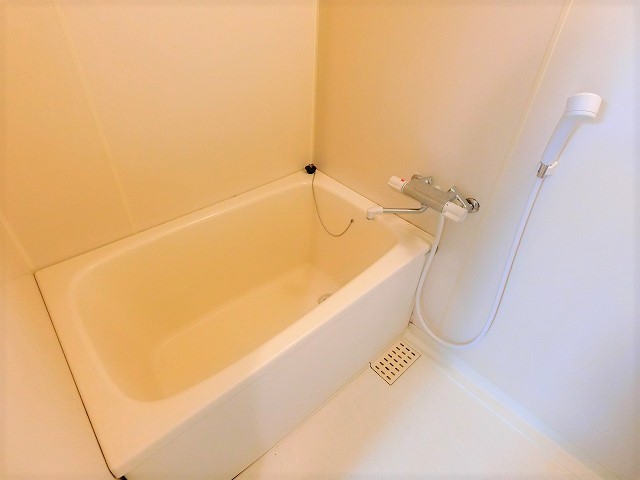 バス・シャワールーム　写真は同建物の別部屋を参考に掲載しております。