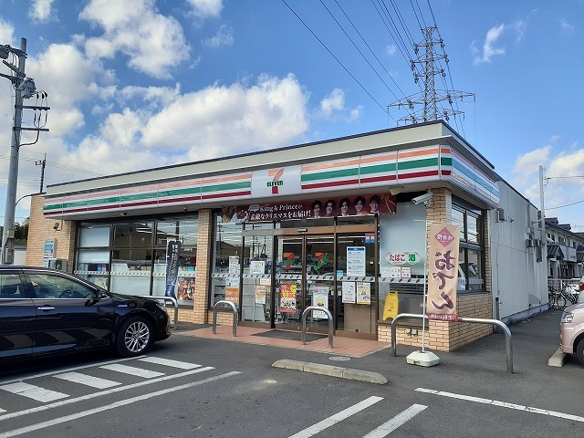 コンビニ　セブンイレブン鶴田三の沢店（コンビニ）まで650m