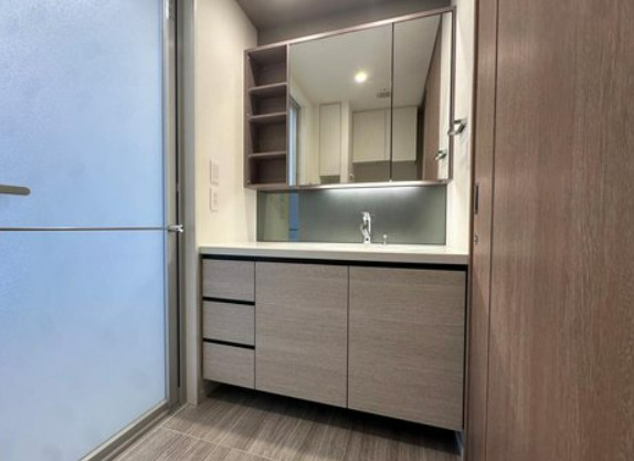 洗面設備　※別部屋の参考写真です。