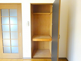 収納　写真は202号室です（参考）