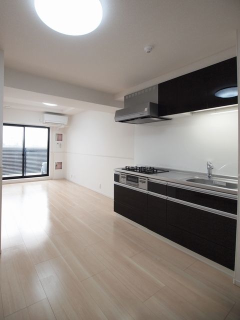 居室・リビング　☆明るい洋室☆