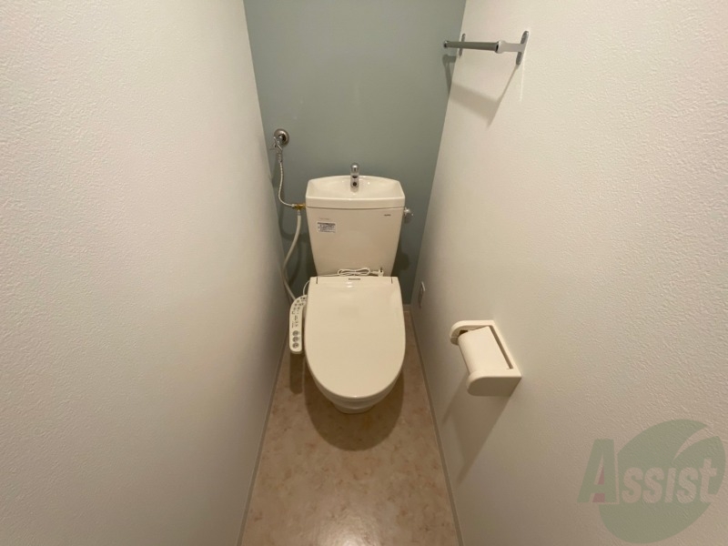 トイレ　こちらはトイレです。清潔感があり、安心して使用できます。