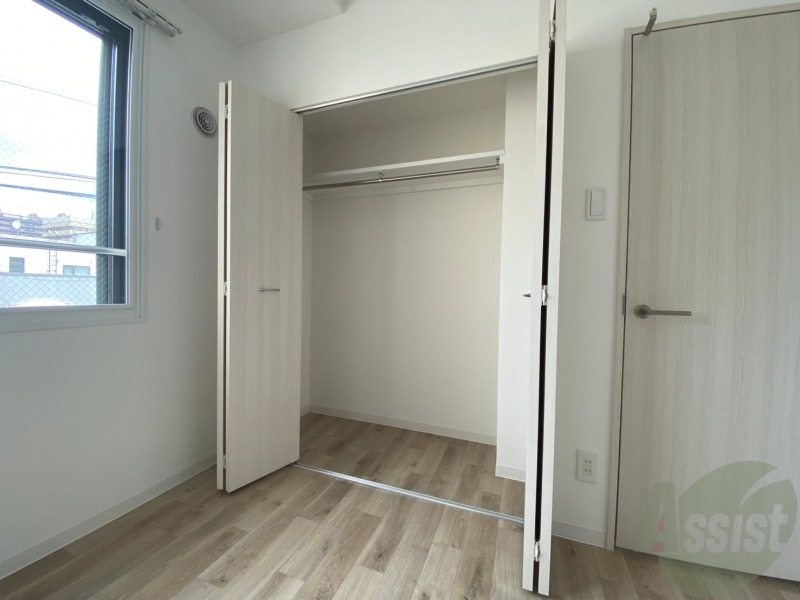 収納　寝室の収納です。部屋がすっきり片付きます。