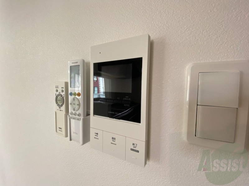 セキュリティ　バルコニーです。洗濯物を干したり一息ついたりできますね！