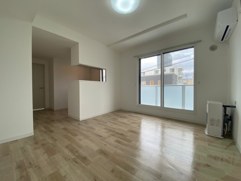 居室・リビング　広くてキレイなお部屋が広がっていて、充実した生活が送れそう。