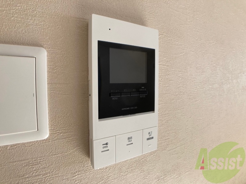 セキュリティ　ＴＶモニター付インターホンです。来客者の顔が見えるので安心！