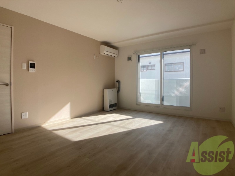 居室・リビング　広くてきれいなリビングです！快適に過ごせそうですね。