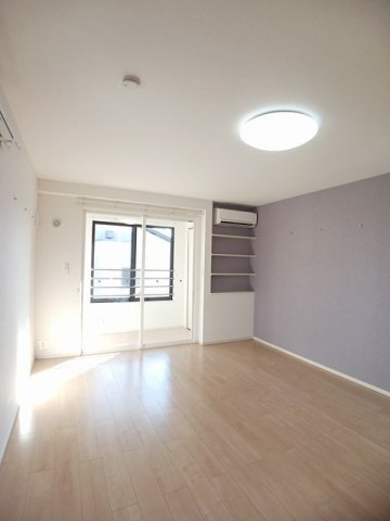 居室・リビング　スタンダードな洋室です