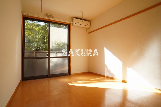 居室・リビング　開放感のあるゆったりとしたお部屋です♪