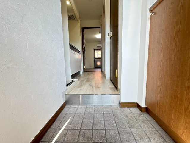 玄関　詳細は、RISUMO江坂本店までお問合せください♪