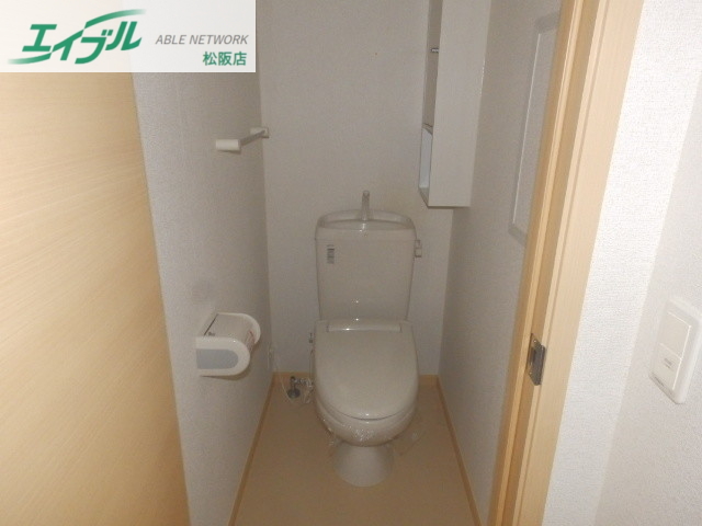 トイレ　同物件別室の写真です