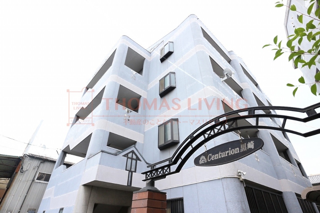 建物外観　水色のオシャレな外観です。