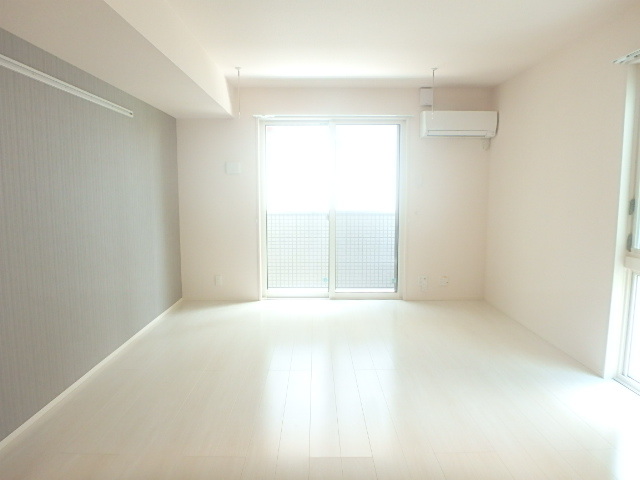 居室・リビング　同施工会社参考写真です