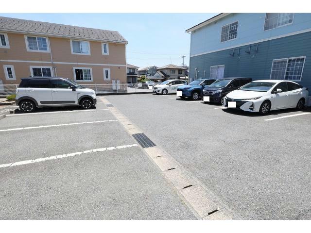 駐車場　駐車場