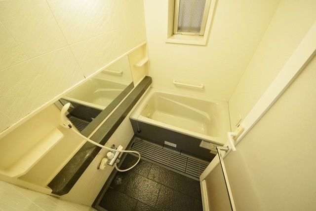 バス・シャワールーム　バスルーム