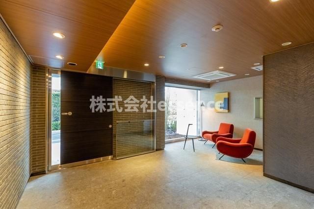 ロビー　弊社ではオンライン対応・現地対応可能です♪