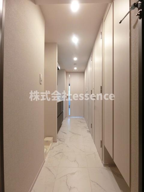 玄関　弊社ではオンライン対応・現地対応可能です♪