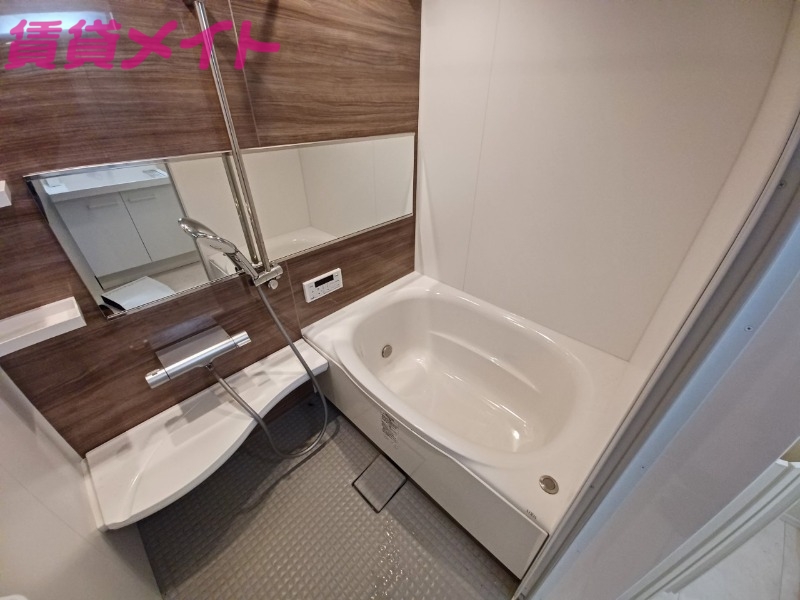 バス・シャワールーム　同型参考写真