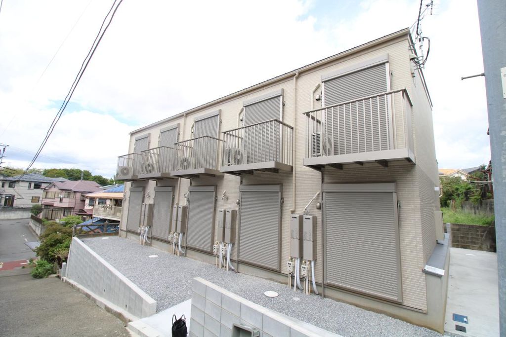 建物外観　日当たり良好な南東向き