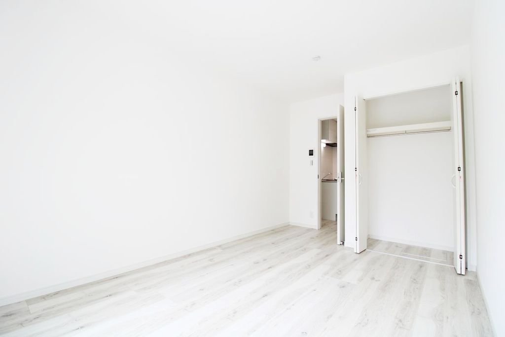 居室・リビング　７．１帖のフローリングで広々使えます。