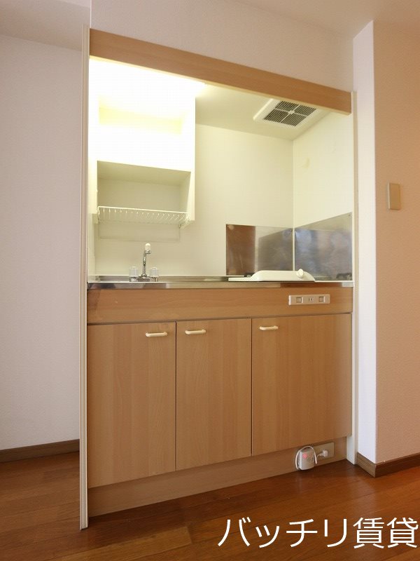 キッチン　別号室写真の為、現状を優先いたします