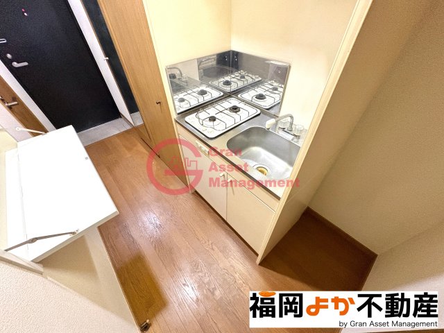 キッチン　調理スペースも広く、使いやすいキッチンです