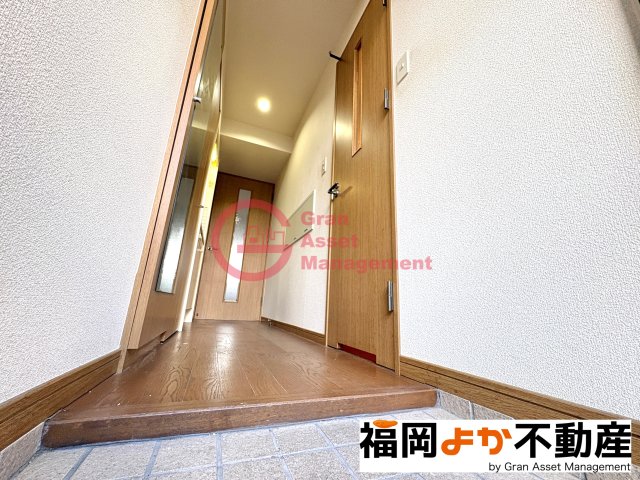 玄関　収納もある玄関です