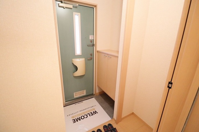 玄関　シューズボックス・物入れ