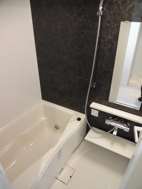 バス・シャワールーム　402の写真となります。