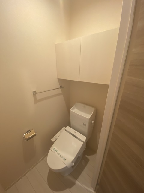 トイレ　収納が嬉しいですね。