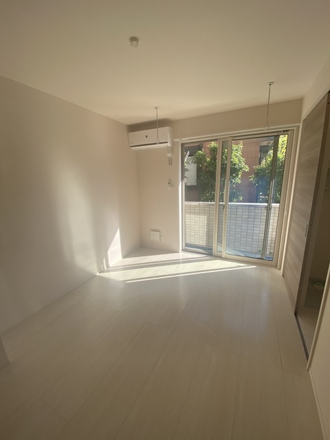 居室・リビング　日当たり良好。清潔感のあるお部屋です。