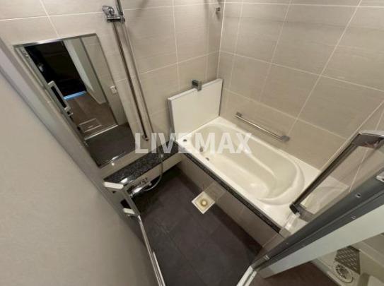 バス・シャワールーム　※別部屋のお写真になります