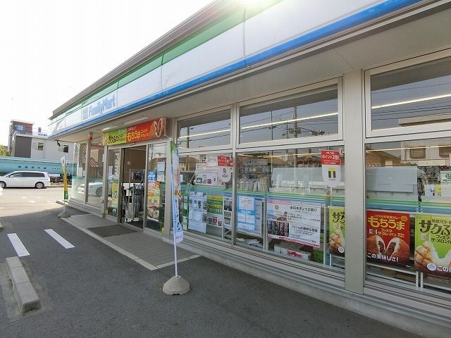 コンビニ　ファミリーマート 大垣築捨町店（コンビニ）まで600m