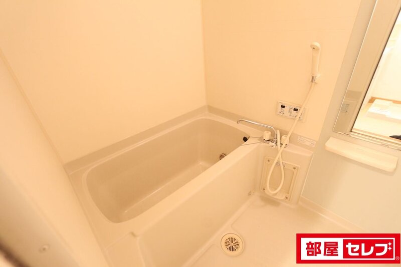 バス・シャワールーム　バスルーム　追い焚き、浴室乾燥機つき