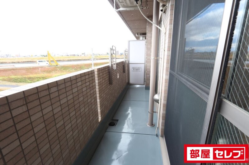 バルコニー　トイレ