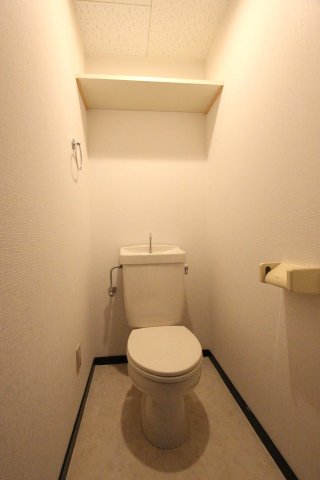 トイレ　参考写真です。現況優先。