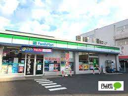 コンビニ　ファミリーマート緑浦里三丁目店（コンビニ）まで438m